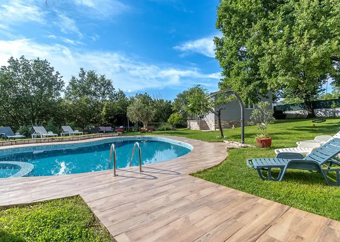 Lea-2 By Interhome Pazin