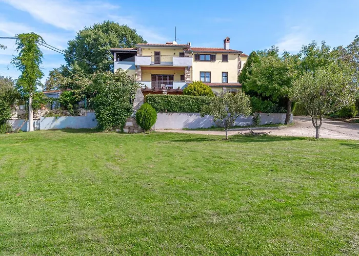 Lea-2 By Interhome Pazin