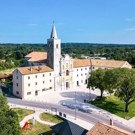 Lea-2 By Interhome Pazin