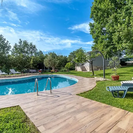 Lea-2 By Interhome Pazin