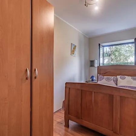 Apartamento Lea-2 By Interhome