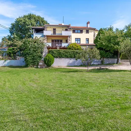 Lea-2 By Interhome Pazin