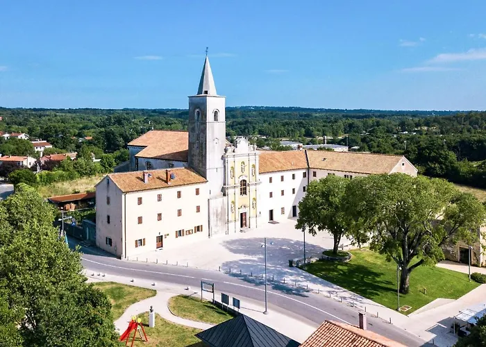 Lea-2 By Interhome Pazin